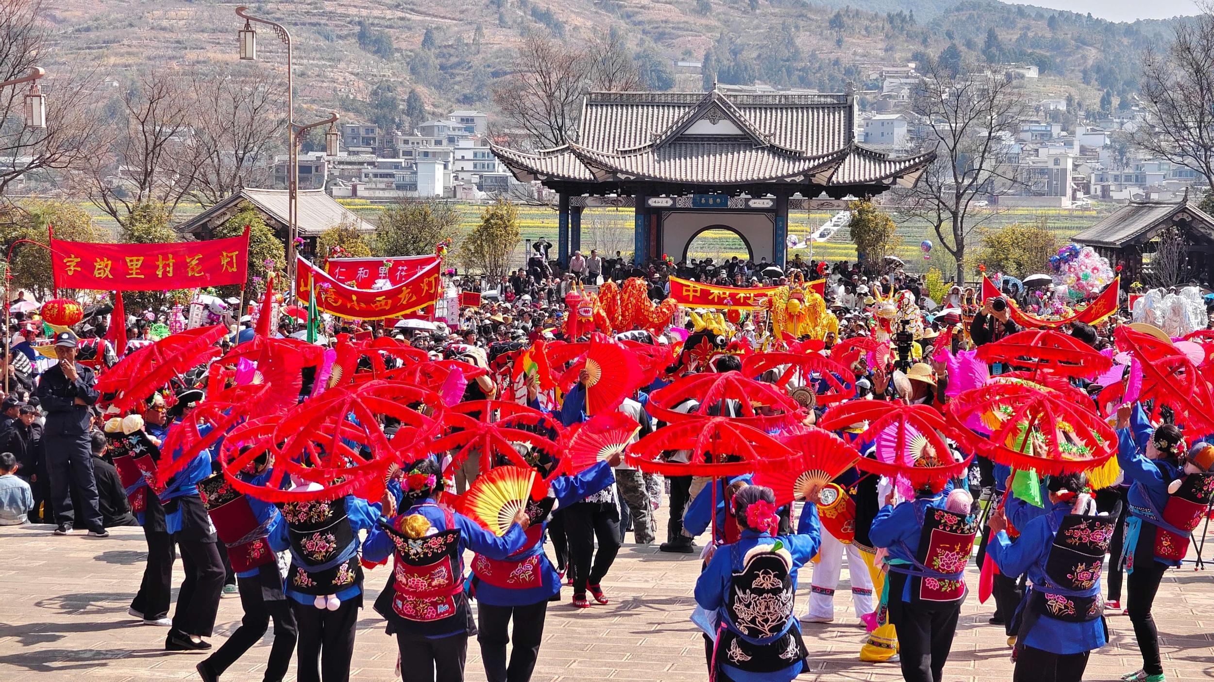 “大脚婆”崴灯（弥渡县融媒体中心 供图）