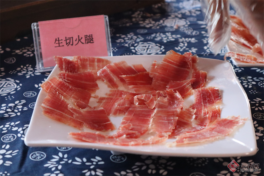 高清组图万亩梨花盛开大理云龙举办梨花节暨火腿美食节